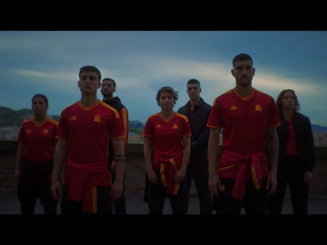 Vídeo relacionado con AS Roma Bufanda oficial tubular a rayas con bordado, negra
