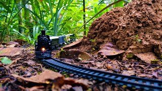 Download lagu Rail King Classic Melaju Cepat melintasi Hutan Tropis | Miniatur Kereta Api - Diorama Alami mp3