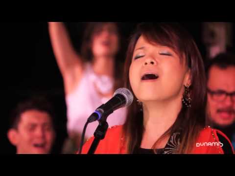 Zoe Lilly - Sinto o vento (Dunamis / Fornalha Abril 2013)