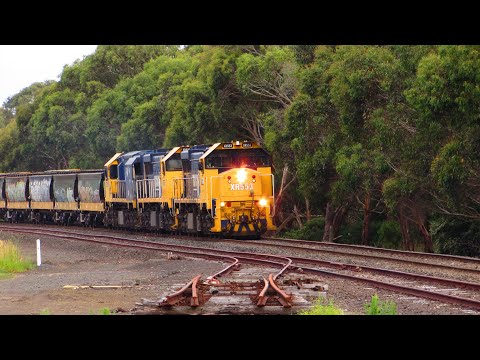 9158 Pacific National Grain Train With XR553 XR554 XR555 Seen Here At Meredith (31/12/22)