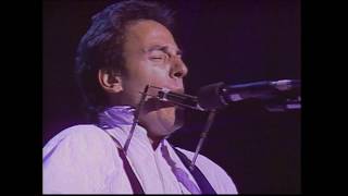 Springsteen Sings Harry Chapin's Remember When the Music