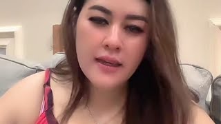 Download lagu Mother's house is indeed big, but she hasn't found a husband yet. mp3 Download lagu Mother's house is indeed big, but she hasn't found a husband yet. mp3