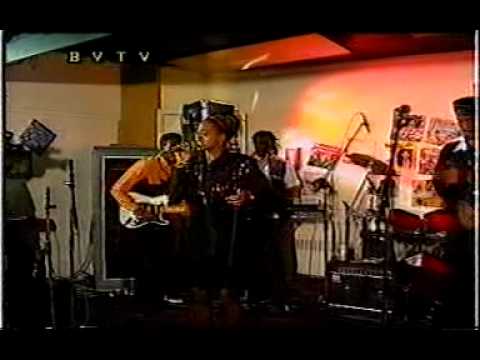 MAD PROFESSOR with Sis Aisha live 1990