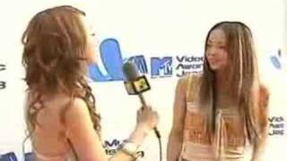 Amuro Namie (Suite Chic) on the Red Carpet 2003