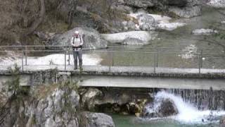 preview picture of video 'Moggesse dove il tempo si è fermato - SentieriNatura -Documentari invernali 2009 - 02'