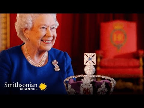 Queen Elizabeth II Reunited With the Crown