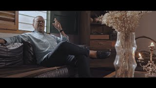 Un Ser Extraño Lyrics English Translation