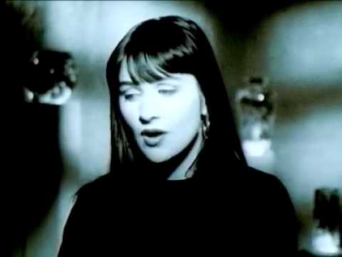 download lagu mp3 mp4 Heidi Berry Love, download lagu Heidi Berry Love gratis, unduh video klip Heidi Berry Love