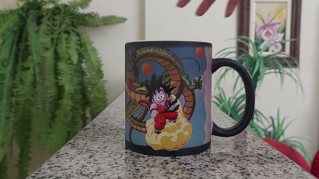 Caneca Mágica Dragon Ball Z - Chichi, Gohan e Goku