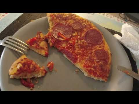 MongoTV_13074 - ENGLISH VLOG - Monday 3 PM - Eating Pizza - 9.539 Video To Go