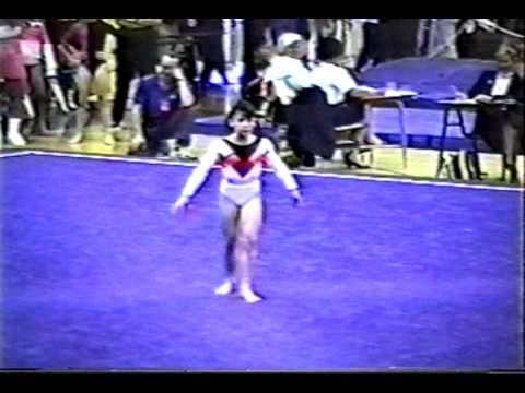 WTF?! Kristy Powell brain farts and forgets her choreography - 1991 US Classic