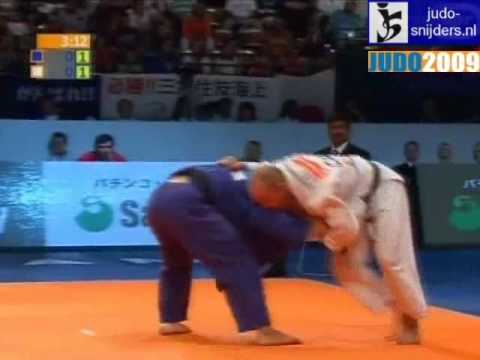Judo 2009 Rotterdam: Ki-Chun Wang (KOR) - Nicholas Tritton (CAN) [-73kg].