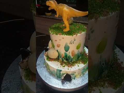 chocolate cake with Jurassic park theme
