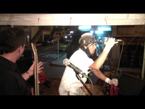 Banda POSTGUERRA concierto en la Escuela Superior Tecnológica de Artes Débora ArangoHDV 3173