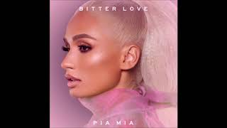 Kadr z teledysku Bitter Love tekst piosenki Pia Mia