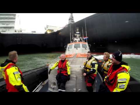 KNRM HvH varen met harde wind en verkennen Piter Schelte