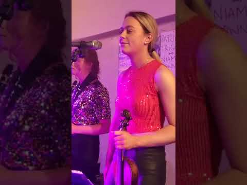 Chloe Dennehy singing the Matt Leavy hit , Someone's left the door to Heaven open🎵🍀👍🎸🙏