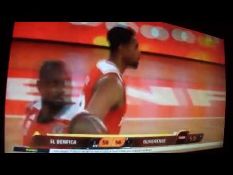Basquetebol: SL BENFICA 77 - 67 Oliveirense