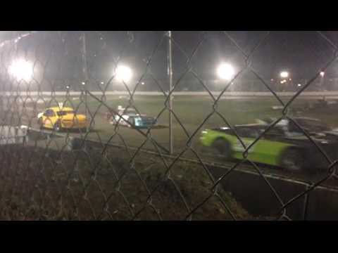 RSA Outlaw Sedans Qld Roma Speedway Easter 2014 Feature Start