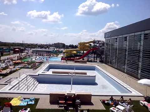Și ștrandul termal Aquastar din Satu Mare aproape că și-a atins capacitatea maximă azi