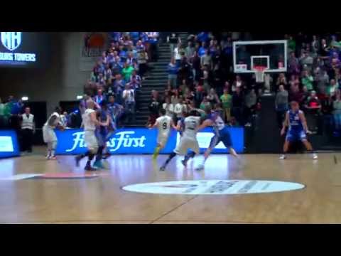 0,7 Sekunden … Tatort Hamburg Towers | BLOG-TRIFFT-BALL