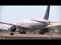 United Airlines Boeing 777-200ER Full Length ...