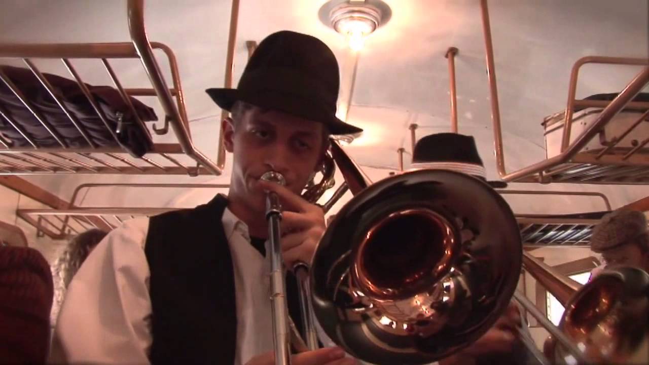 Patito (Music-Video, directed by Mar Costa)