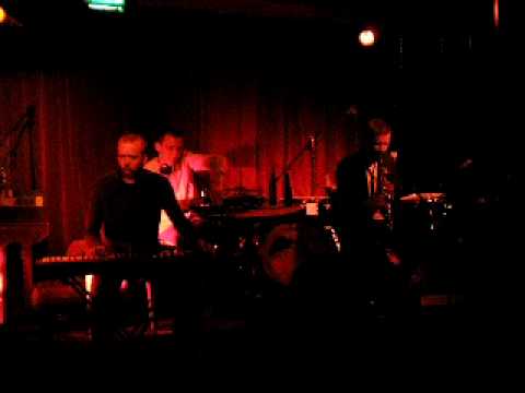Molnbär av John - Live at Landet (Stockholm)