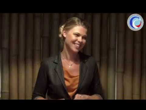 « Écoutez&nbsp;! » de Maïakovski en russe et en français, par Anna Gichkina