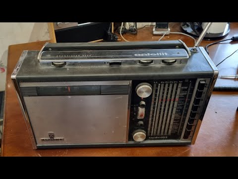 Der zweite Weltempfänger Grundig Transistor Satellit 5000 , Bestandsaufnahme. Kofferradio.