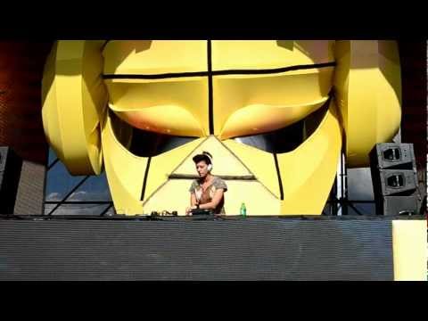 Dj Viki Sky @ Global Gathering / Pirate Station.MOV