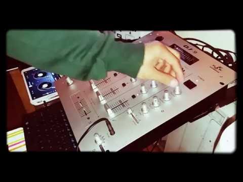 Mix Rihanna Russian Roulette.