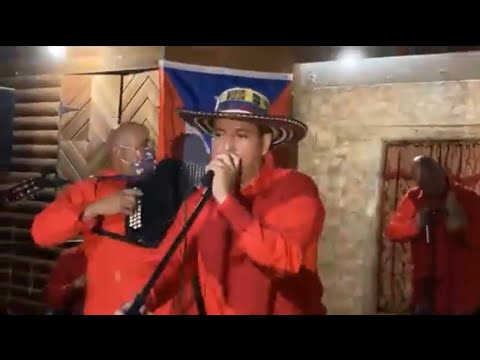 Juan Fernando "El Paisita" - Improvisación (Trova Dobleteada)