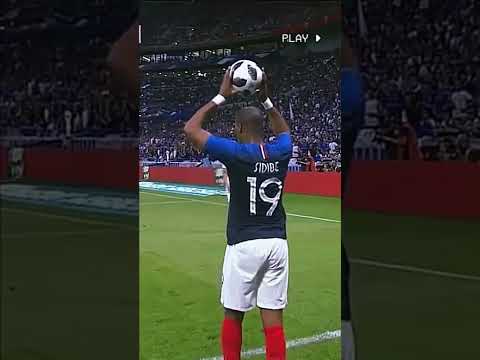 Pogba teaches Mbappe how to dribble ☄️