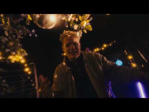 BRUCHBUDE - Irgendwo geht immer die Sonne auf (Official Video)