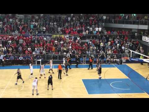 Fază controversată pe final de meci CSM Oradea vs U BT Cluj-Napoca