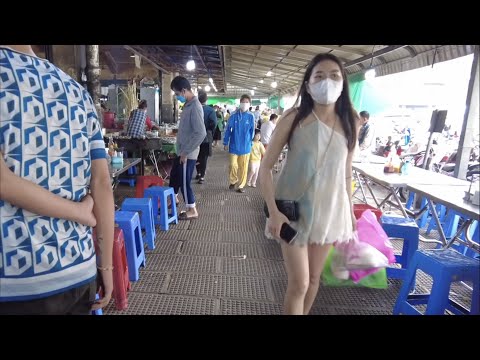 Walking tour around Central Market | Cambodian food tour
