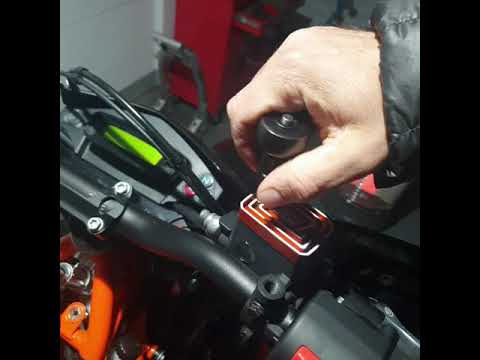 ktm smc r 690 Ep4 SM Project bling & Zeta chain guide plus Zeta gear lever