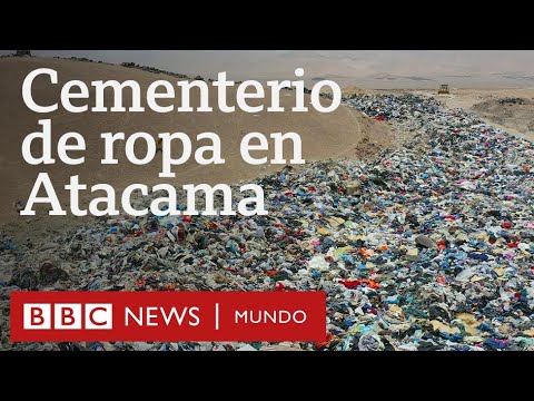 El inmenso "basurero del mundo" de ropa usada en el desierto de Atacama
