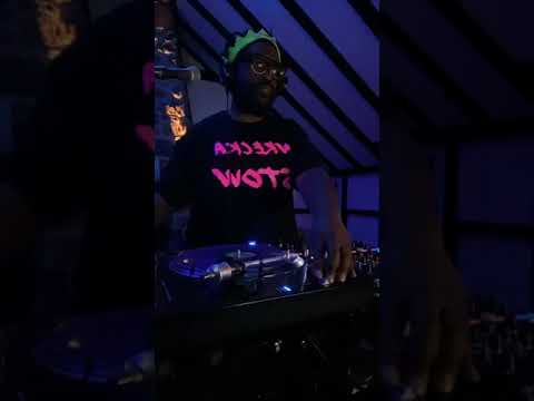 Questlove live dj set (23.02.20) IG live.