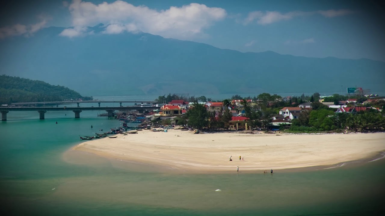 Experience a mesmerizing time-lapse of the natural beauty of Lang Co Beach.