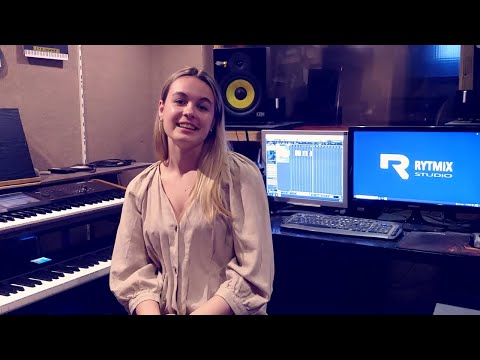 RytMix Studio - ismerd meg a tanárokat - Szabó Eszter - zongora