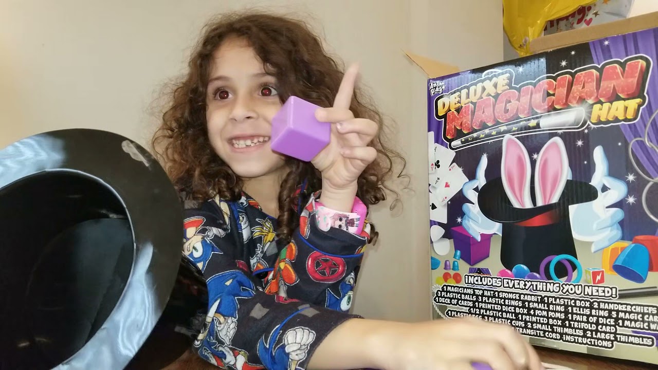 Anker Play Products Deluxe Magician Hat with Wand : The Worst $20 you can spend on Magic