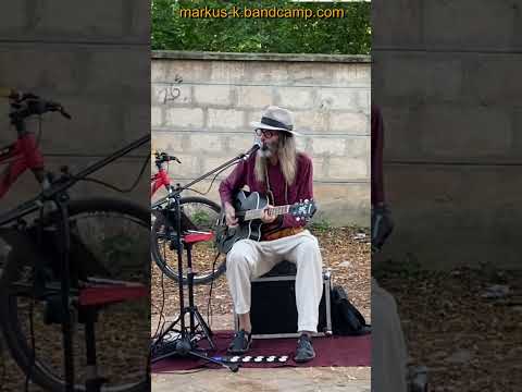 Getting my GROOVE on in Kenya - see them DANCE!