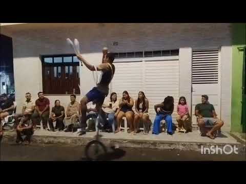 Apresentação de malabarismo na rua de Bom Jesus da Lapa #2026#bahia#circo