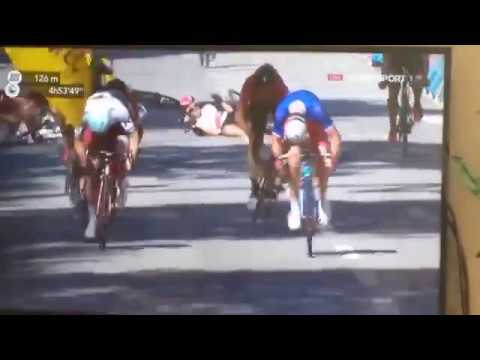 SAGAN PUSHED CAVENDISH|SLOWMOTION!|TDF STAGE 4 CRASH!!!