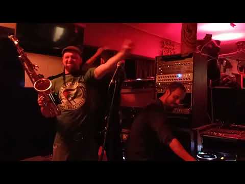 FootPrint System running "Egyptians" (K.Earthquake prod.) on Redubtion Sound system