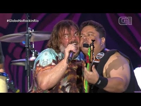 Júnior Bass Grovador no palco com Tenacious D, banda do Jack Black!
