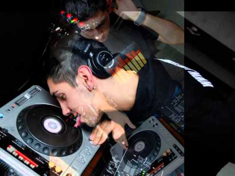 DeeJaY UzY-MasH UP (Niggas In Paris VS 'Satisfaction')