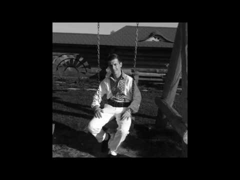 Mihai Asavoaie  - La Hantesti intr-o ograda